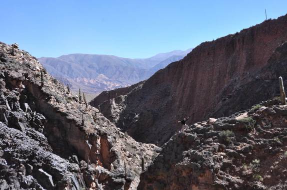 Um minuto depois dessa foto na Garganta del Diablo, em Tilcara - Argentina, quase rolei desfiladeiro abaixo